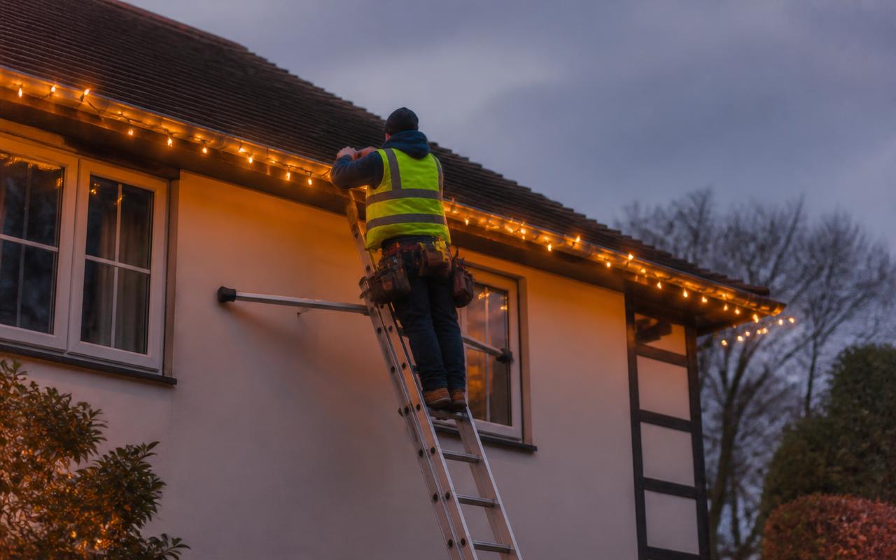 Best Christmas Light Installers in London & the South East (2026 Guide)
